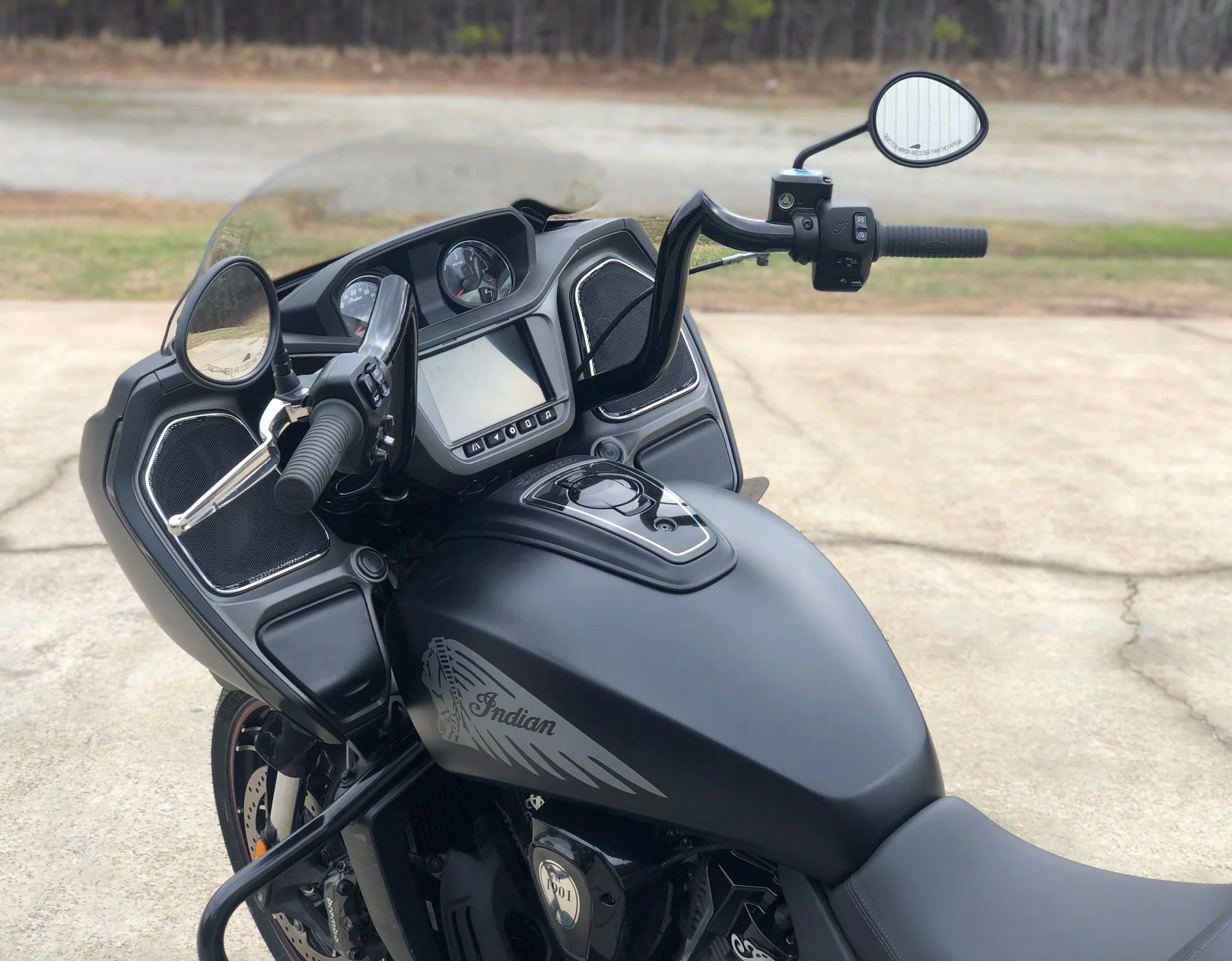 Comanche Bagger for '20-26 Challenger | Indian Handlebars - Image 4